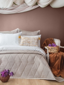 Çift Kişilik Beetle Bej Yatak Örtüsü Nevresim Seti