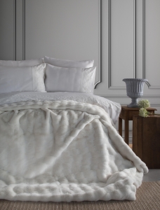 Çift Kişilik Nolan Beyaz Yatak Örtülü Nevresim Set